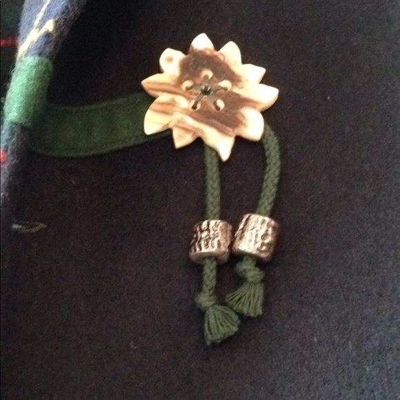 Little girl authentic German cape. - Picture 6 of 8